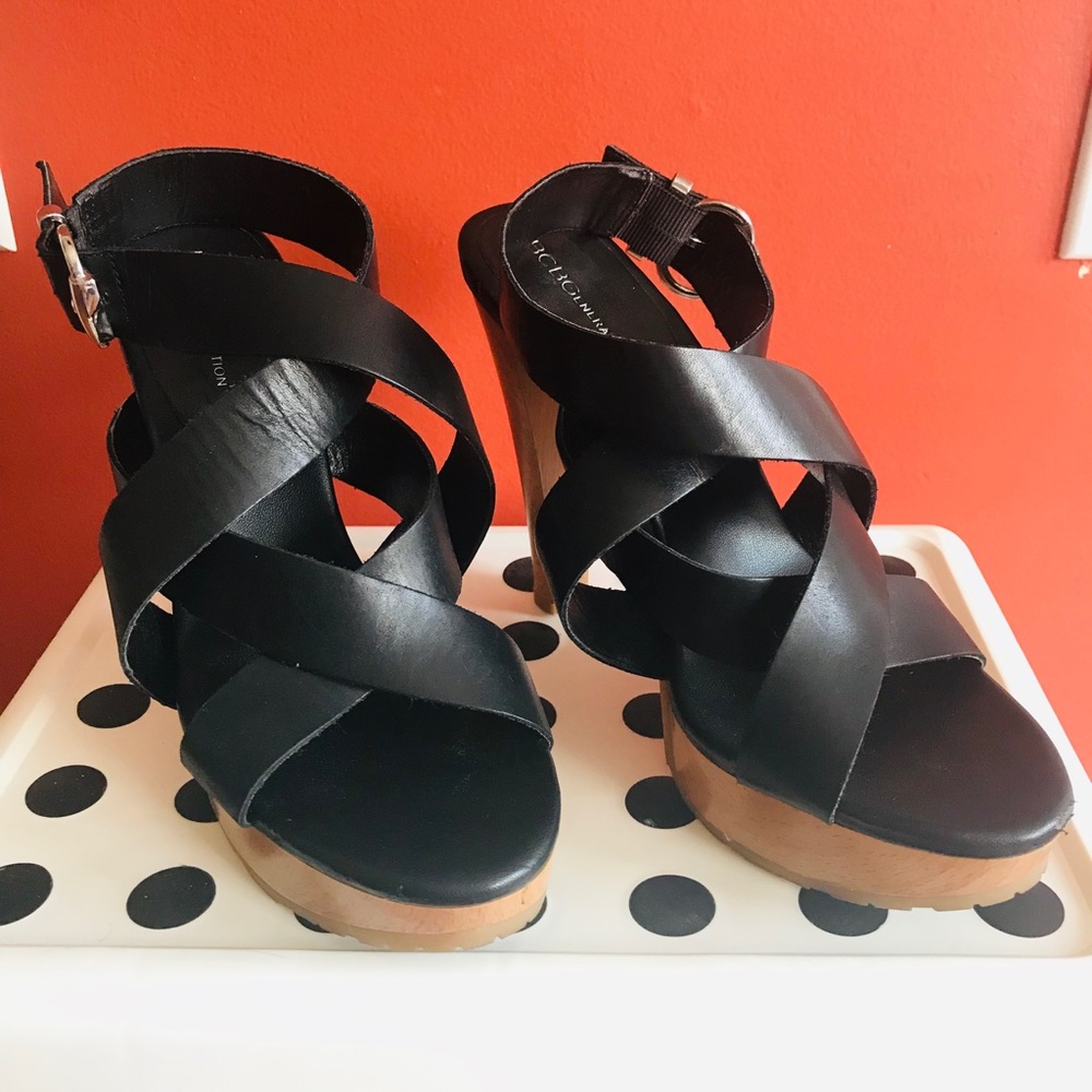 BCBG BLACK HEELS